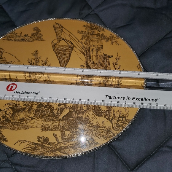 Set of 2 Maha Glass Trays Signed By Artist 12 in & 9 in - Picture 3 of 9